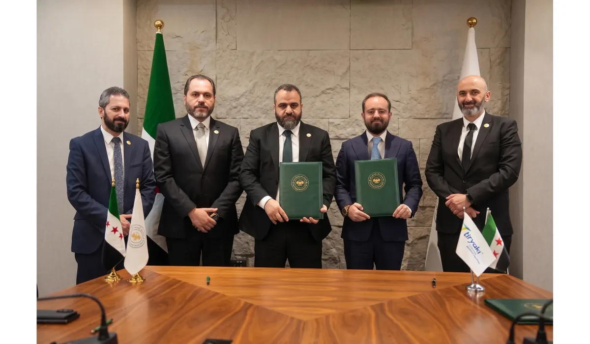 Predstaviteli Tiryaki Syria i Suverennogo fonda Sirii na tseremonii podpisaniya soglasheniya