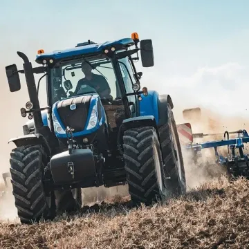 New Holland T7.