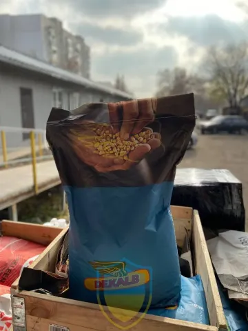 Dekalb corn seeds packaging