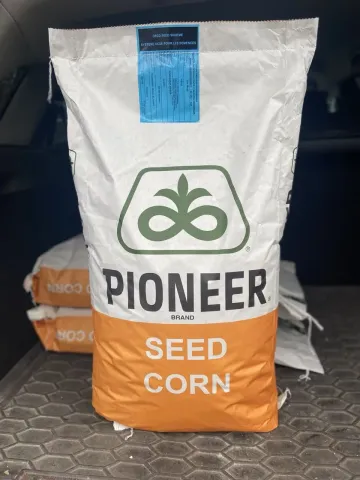 Pioneer П8567 seed corn bag