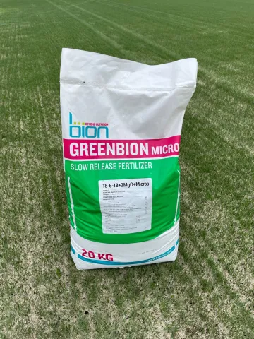 Мішок добрива GREENBION MICRO на зеленому фоні - GREENBION NPK+TE