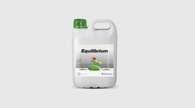 Packaging of Equilibrium fertilizer in a plastic jerrycan